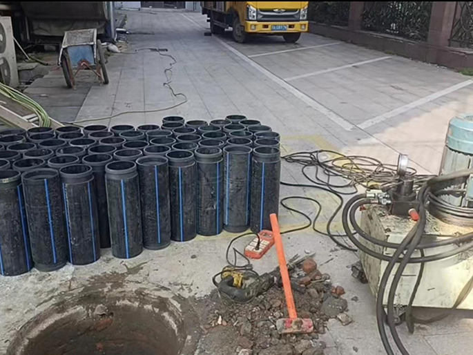 贵南PE置换管厂家 DN315置换管 非开挖管短管置换